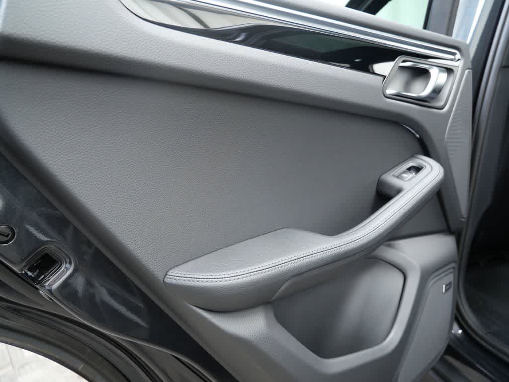 Thumbnail: 2024 Porsche Macan - 14