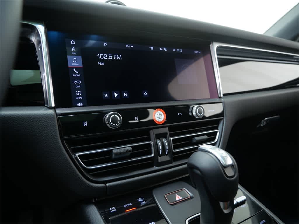 Thumbnail: 2025 Porsche Macan - 23