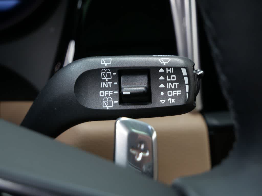 Thumbnail: 2025 Porsche Macan - 23