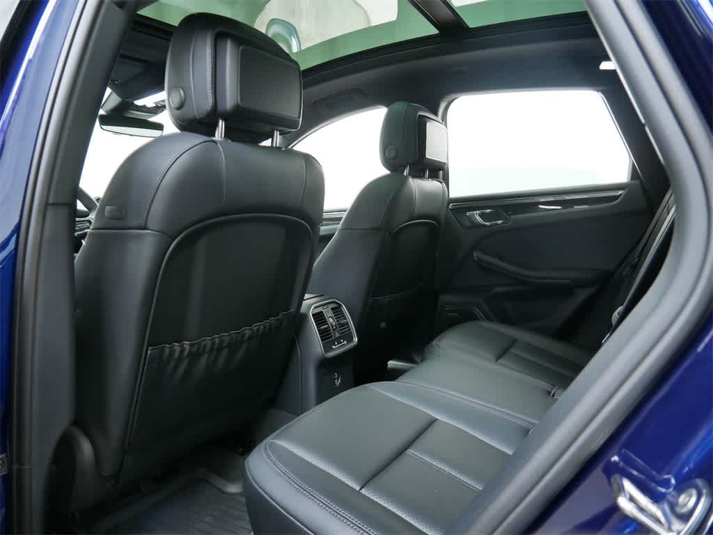 Thumbnail: 2025 Porsche Macan - 13