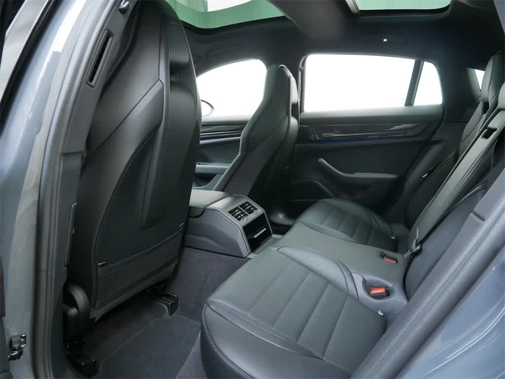 Thumbnail: 2026 Porsche Panamera - 13