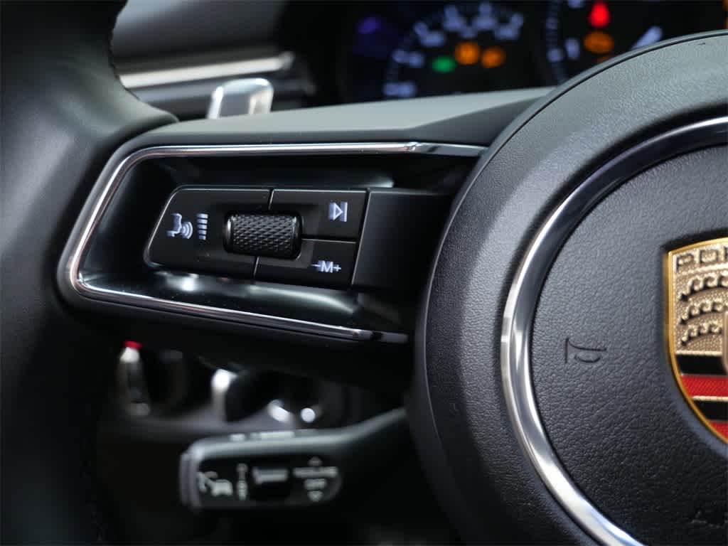 Thumbnail: 2025 Porsche Macan - 21