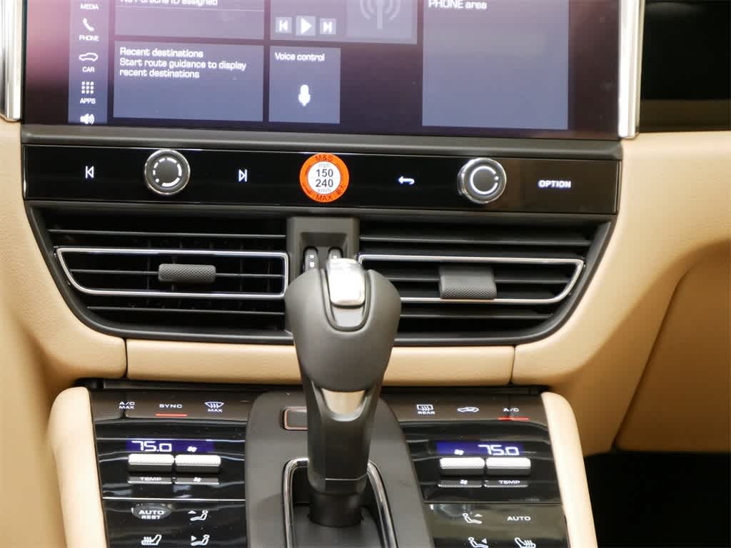 Thumbnail: 2025 Porsche Macan - 19