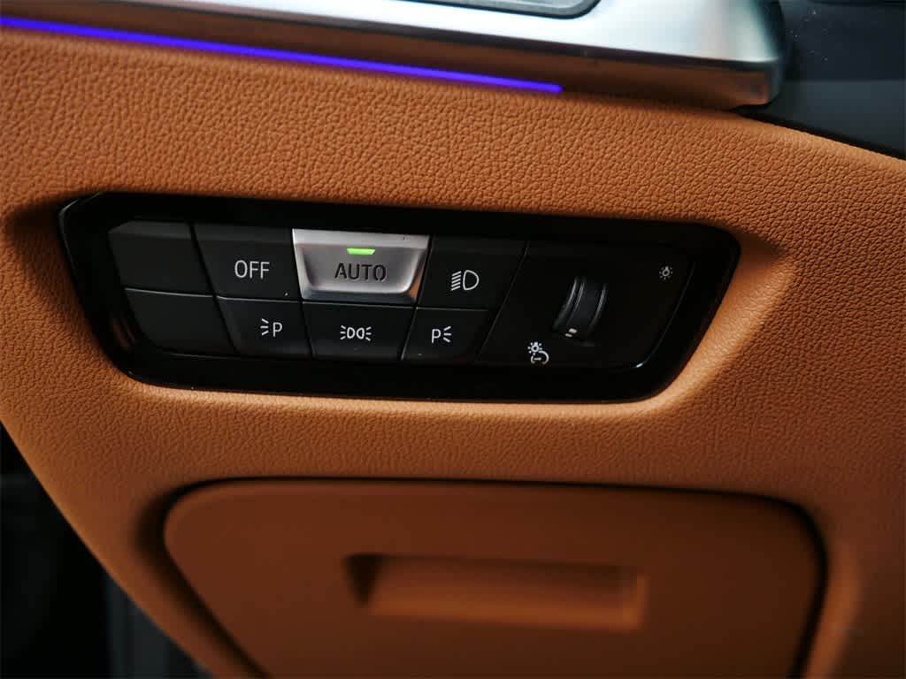 Thumbnail: 2021 BMW 3 Series - 17