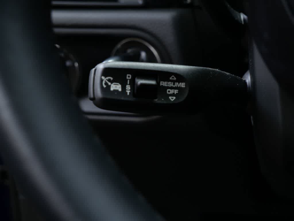 Thumbnail: 2025 Porsche Macan - 18