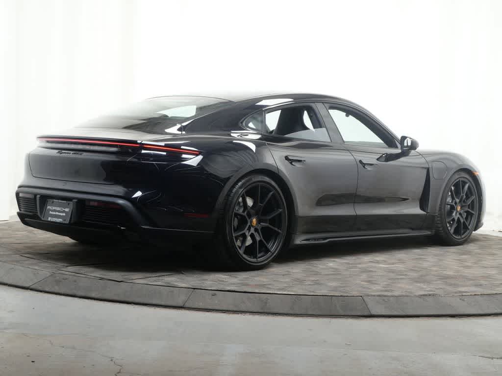 Thumbnail: 2023 Porsche Taycan - 7