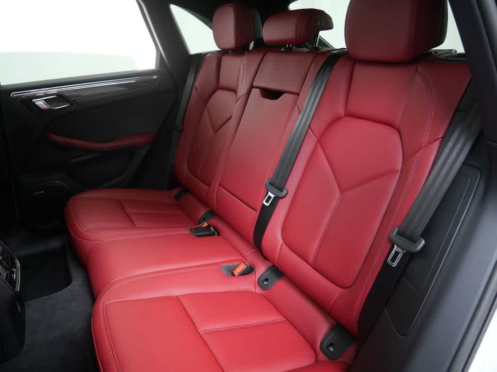 Thumbnail: 2025 Porsche Macan - 14