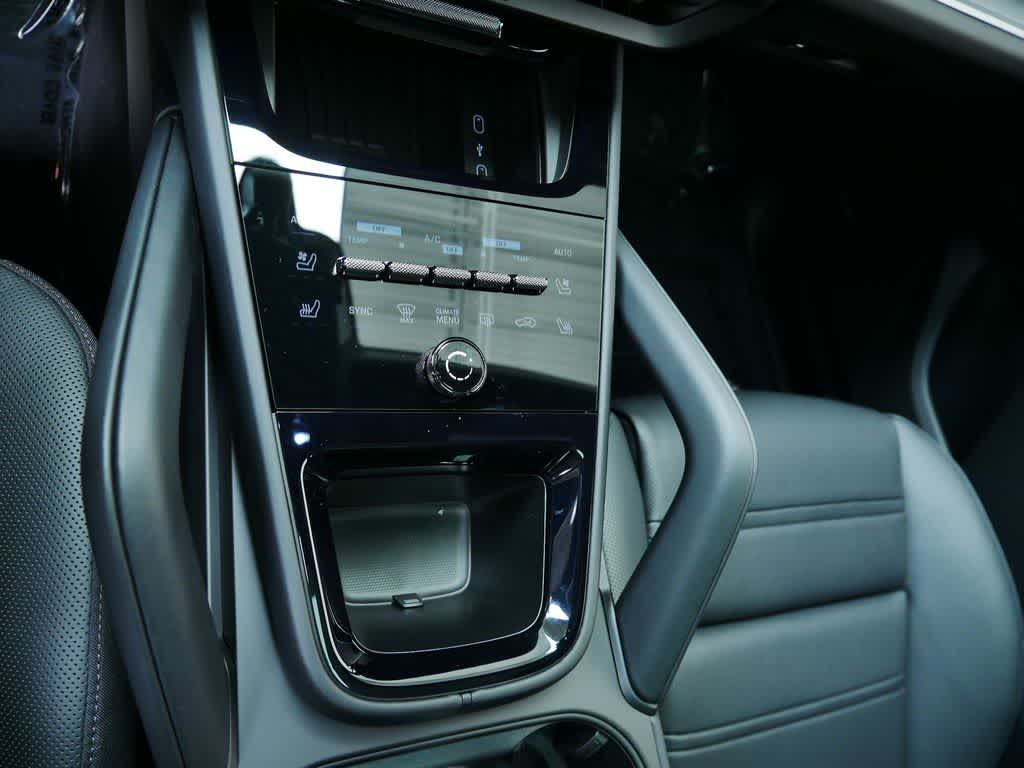 Thumbnail: 2026 Porsche Cayenne - 25