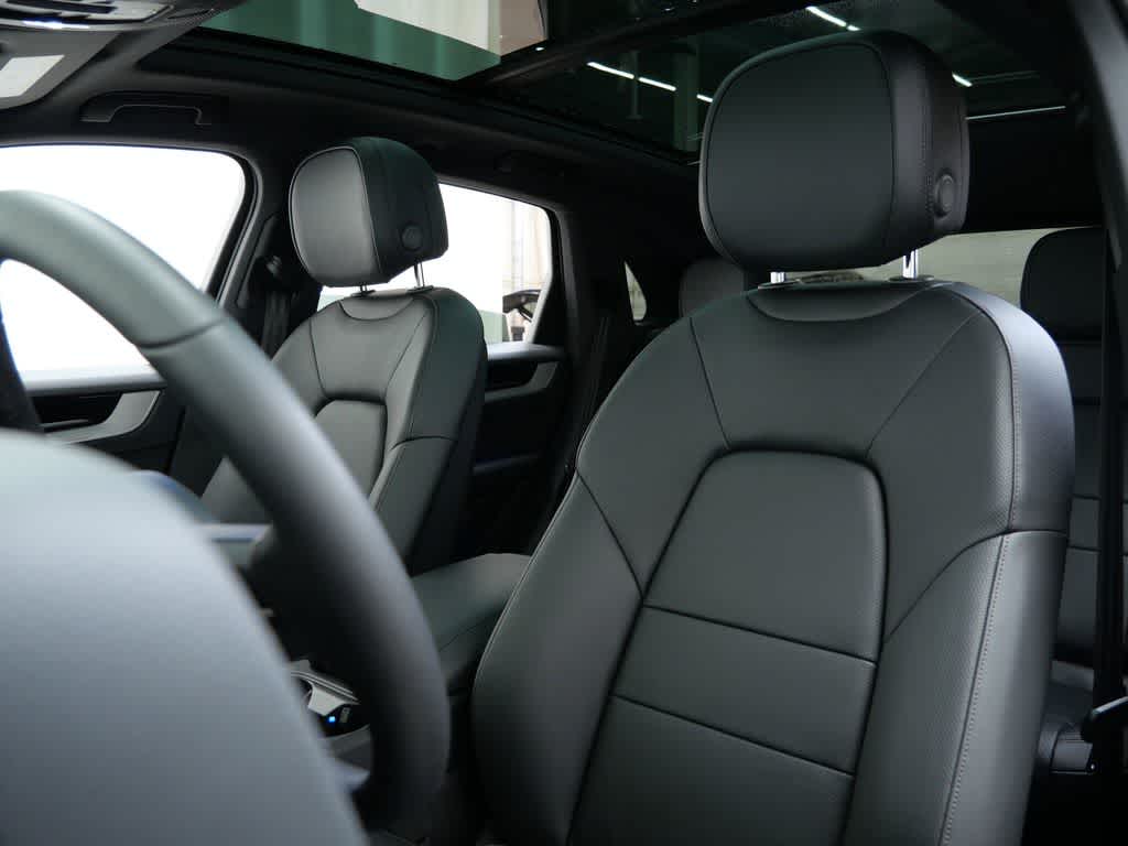 Thumbnail: 2026 Porsche Cayenne - 5