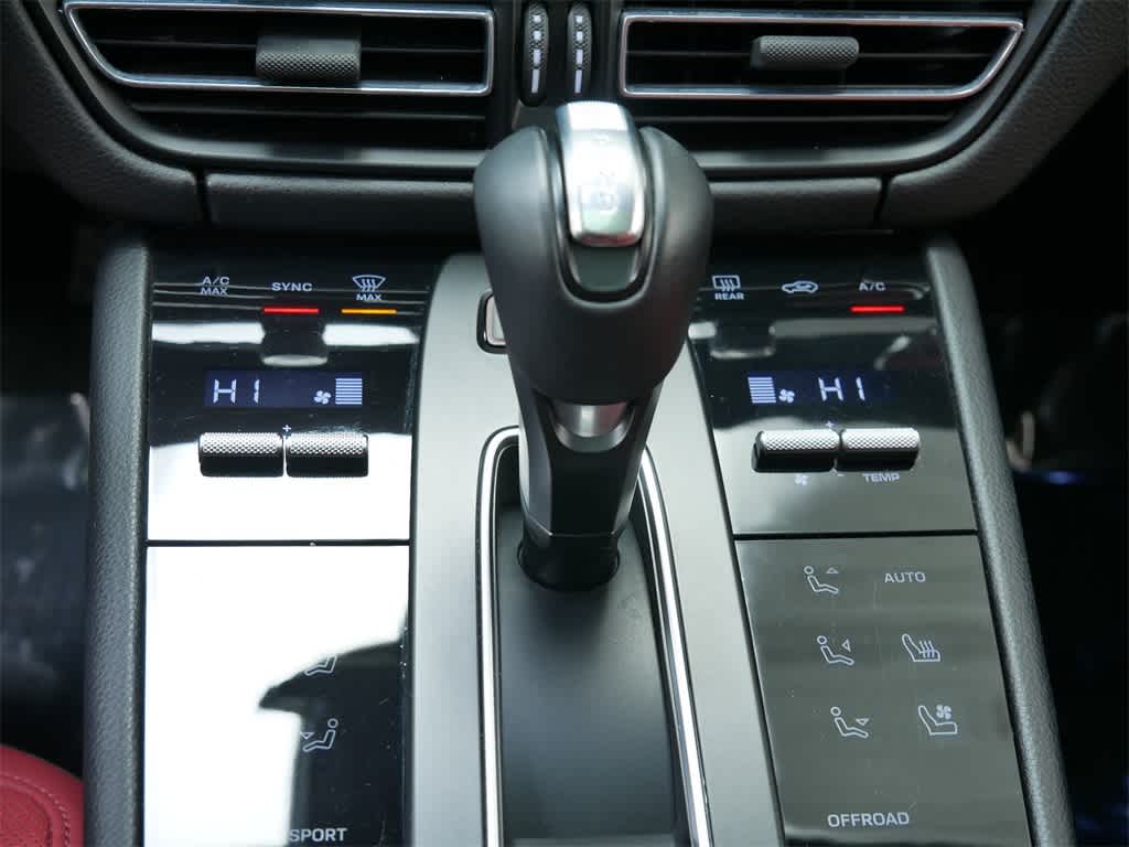 Thumbnail: 2023 Porsche Macan - 27