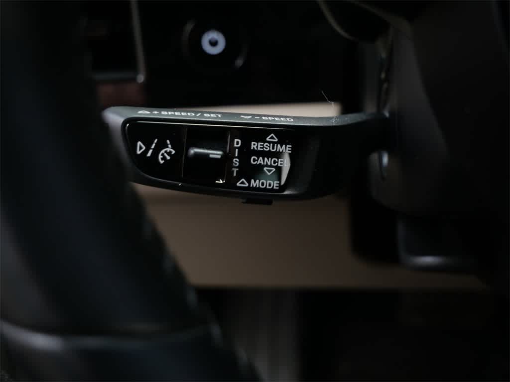 Thumbnail: 2023 Porsche Taycan - 19