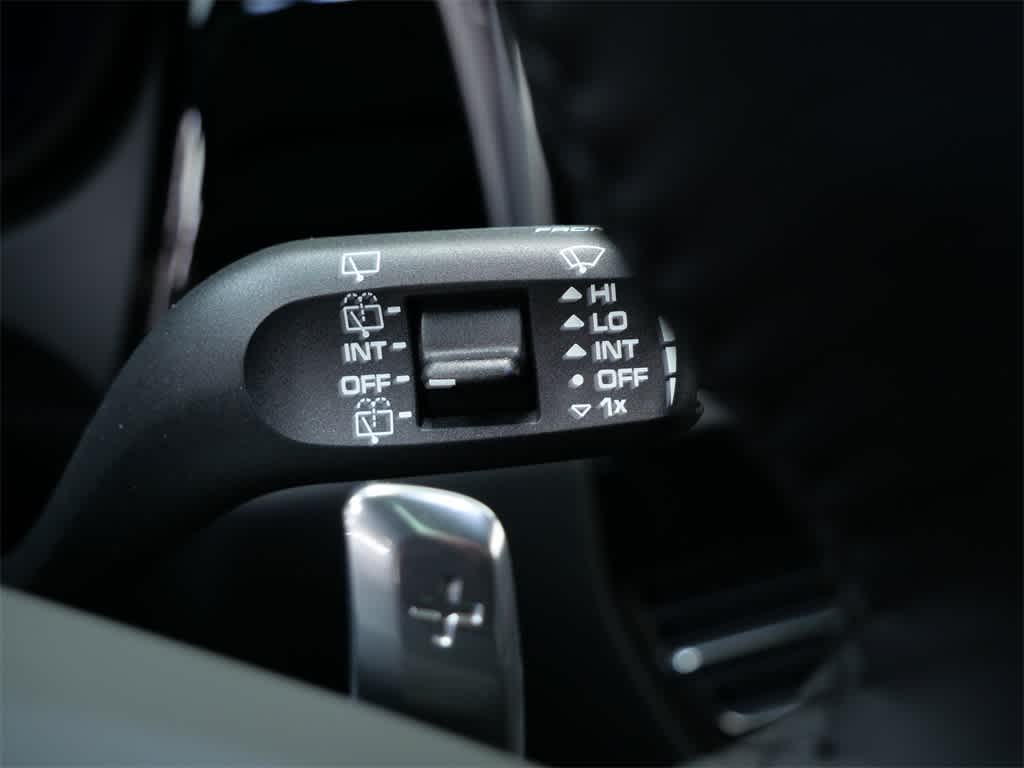 Thumbnail: 2026 Porsche Macan - 23