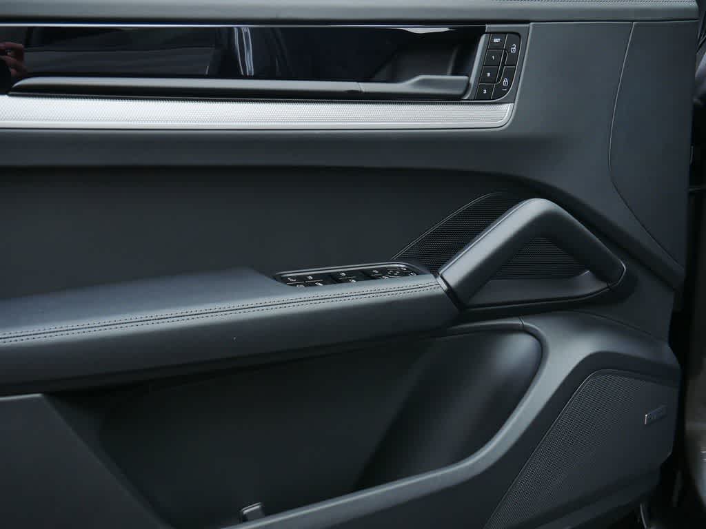 Thumbnail: 2026 Porsche Cayenne - 11