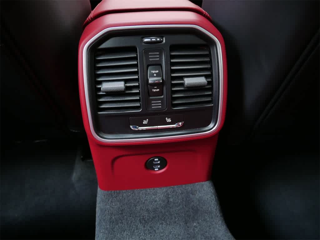 Thumbnail: 2023 Porsche Macan - 15