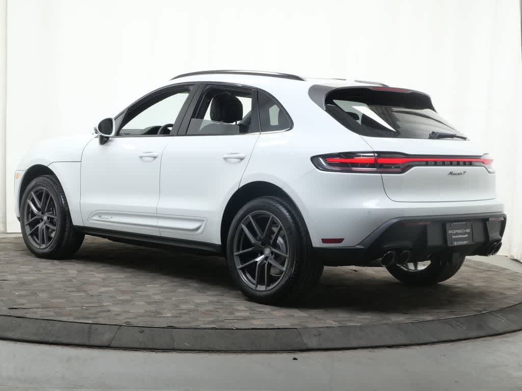 Thumbnail: 2026 Porsche Macan - 3