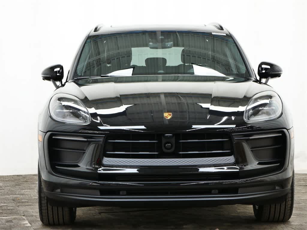 Thumbnail: 2026 Porsche Macan - 10