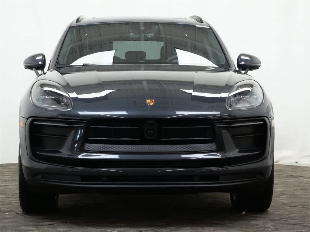 Thumbnail: 2026 Porsche Macan - 10