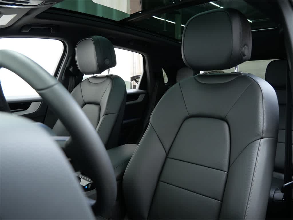 Thumbnail: 2026 Porsche Cayenne - 5