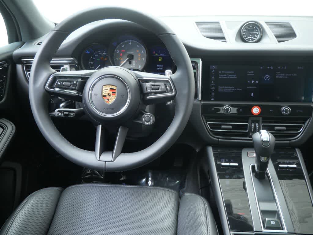 Thumbnail: 2026 Porsche Macan - 17