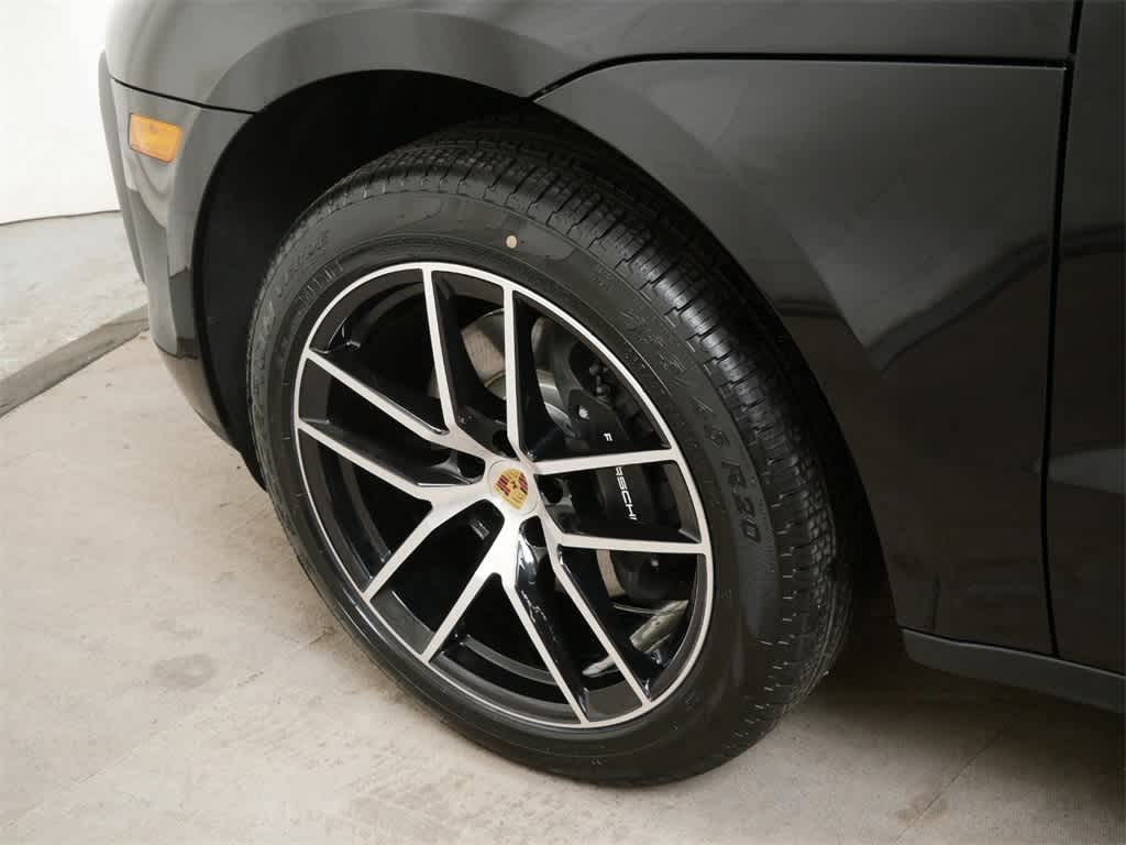 Thumbnail: 2025 Porsche Macan - 6