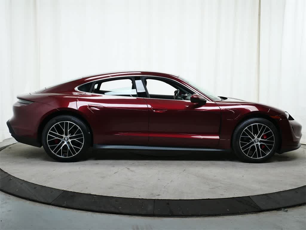 Thumbnail: 2022 Porsche Taycan - 8