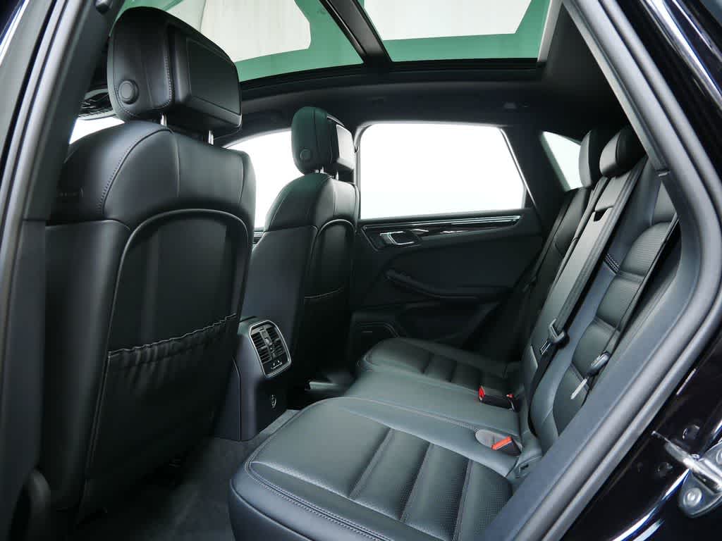 Thumbnail: 2026 Porsche Macan - 13