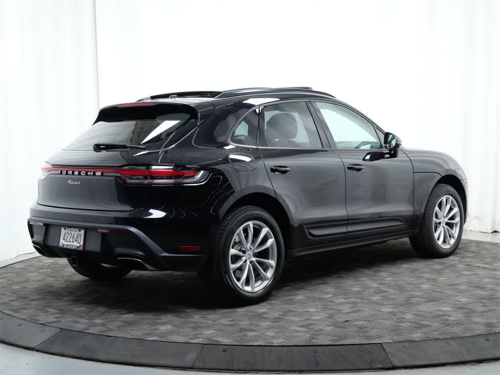 Thumbnail: 2025 Porsche Macan - 7