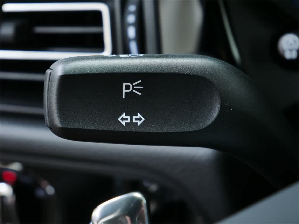 Thumbnail: 2026 Porsche Macan - 22