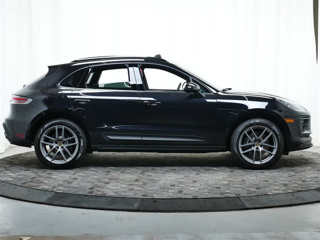 Thumbnail: 2025 Porsche Macan - 8
