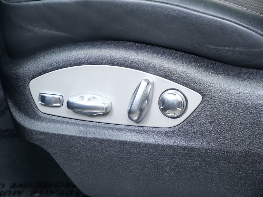 Thumbnail: 2024 Porsche Macan - 12