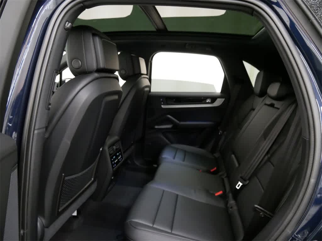 Thumbnail: 2025 Porsche Cayenne - 14
