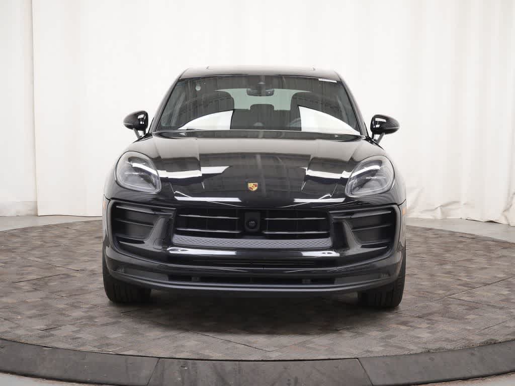 Thumbnail: 2024 Porsche Macan - 10
