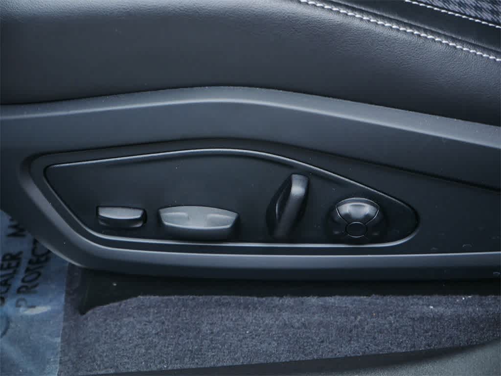 Thumbnail: 2025 Porsche Taycan - 12