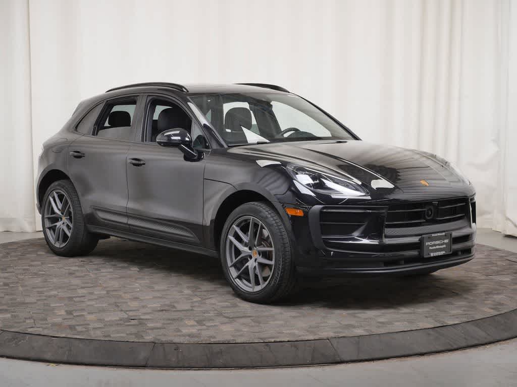 Thumbnail: 2023 Porsche Macan - 9