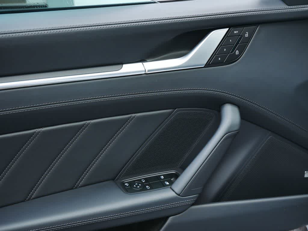 Thumbnail: 2025 Porsche 911 - 11