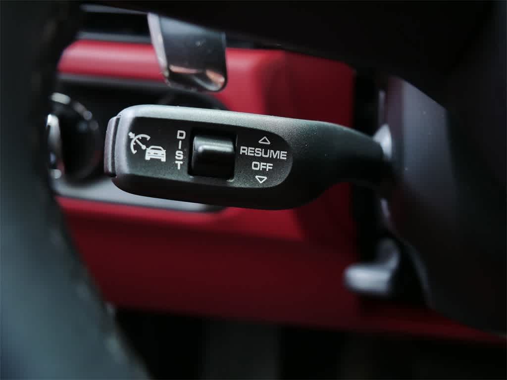 Thumbnail: 2023 Porsche Macan - 18