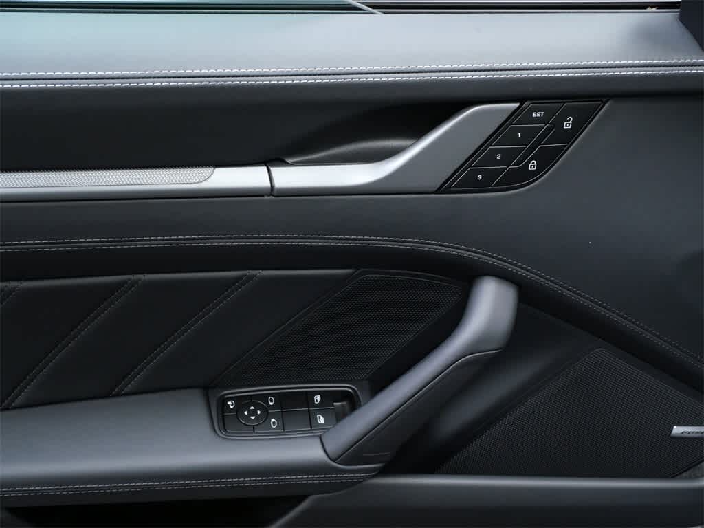 Thumbnail: 2025 Porsche 911 - 13