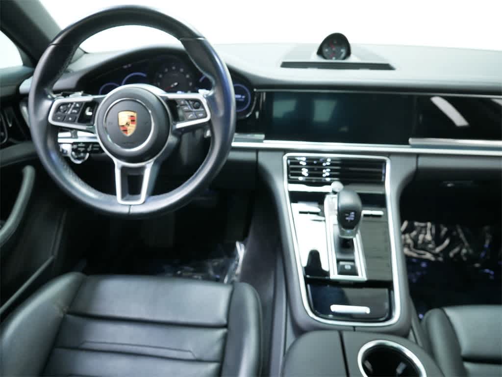 Thumbnail: 2020 Porsche Panamera - 16