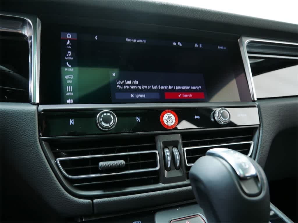 Thumbnail: 2026 Porsche Macan - 28