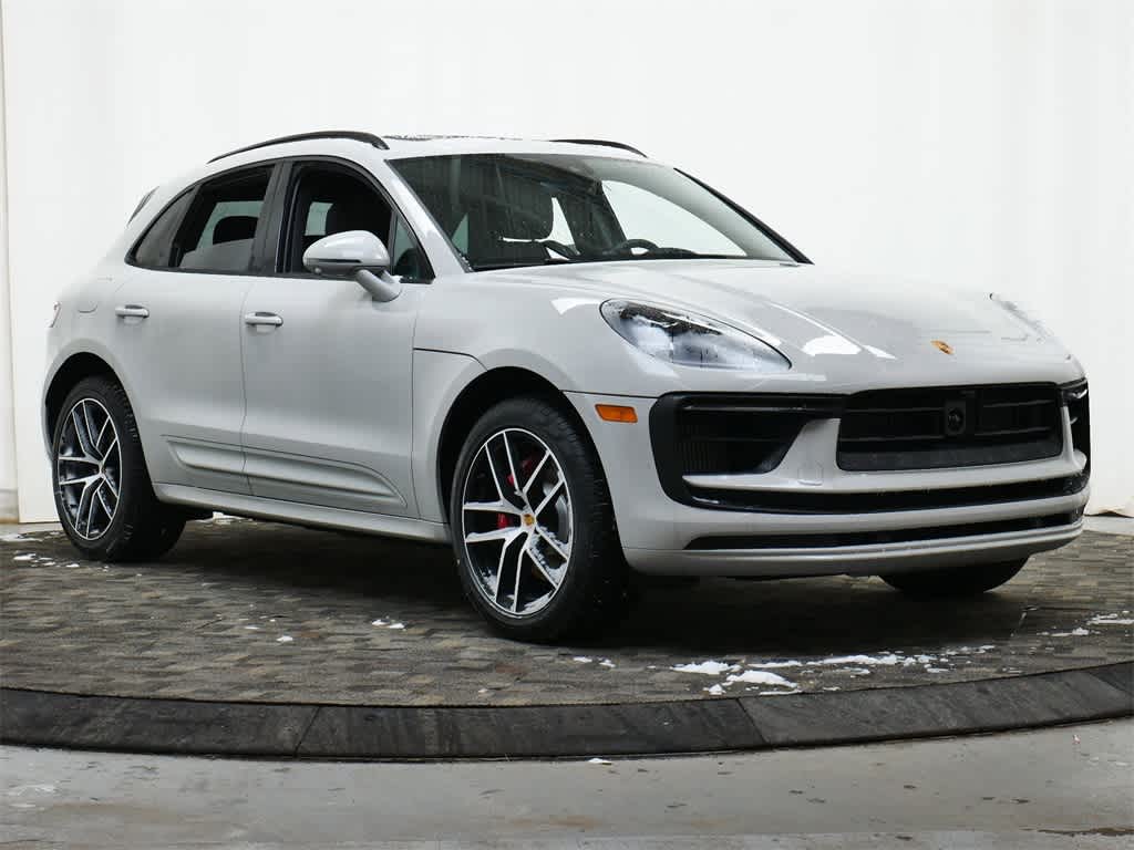Thumbnail: 2026 Porsche Macan - 9