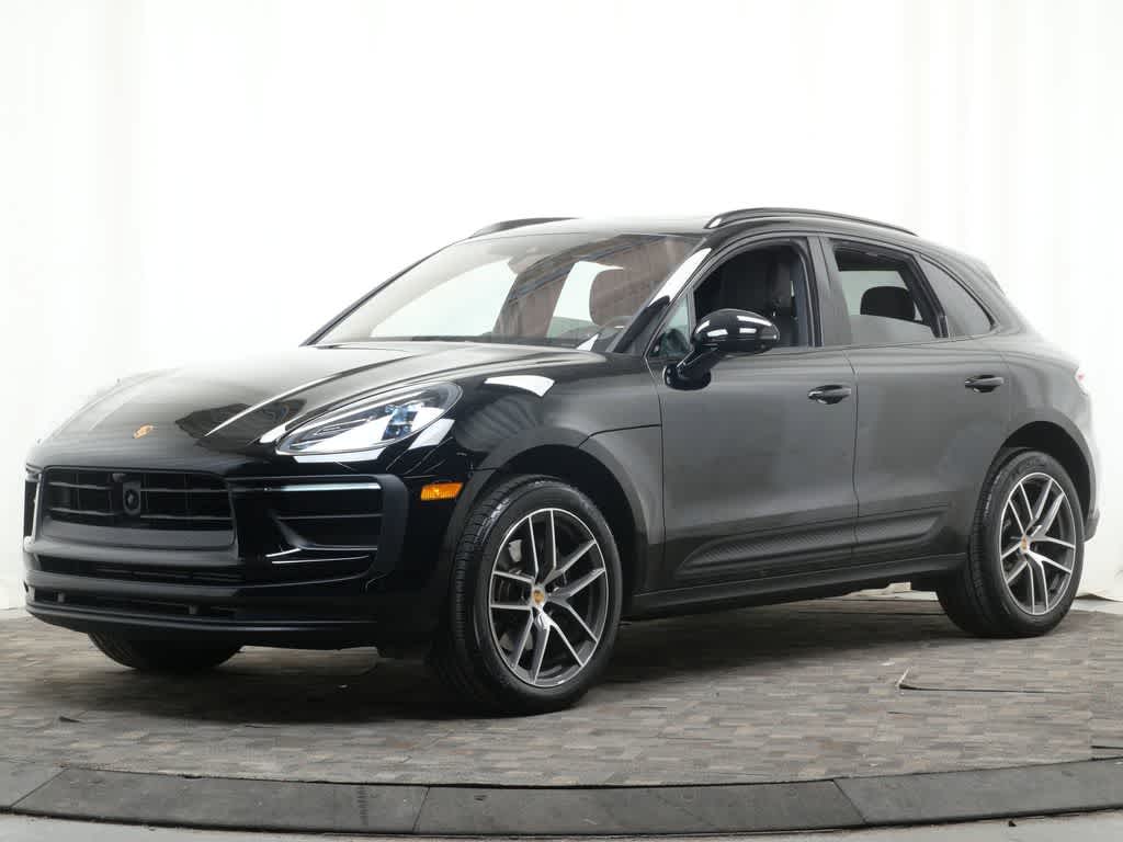 Thumbnail: 2025 Porsche Macan - 1
