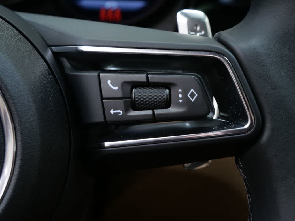 Thumbnail: 2025 Porsche Macan - 20