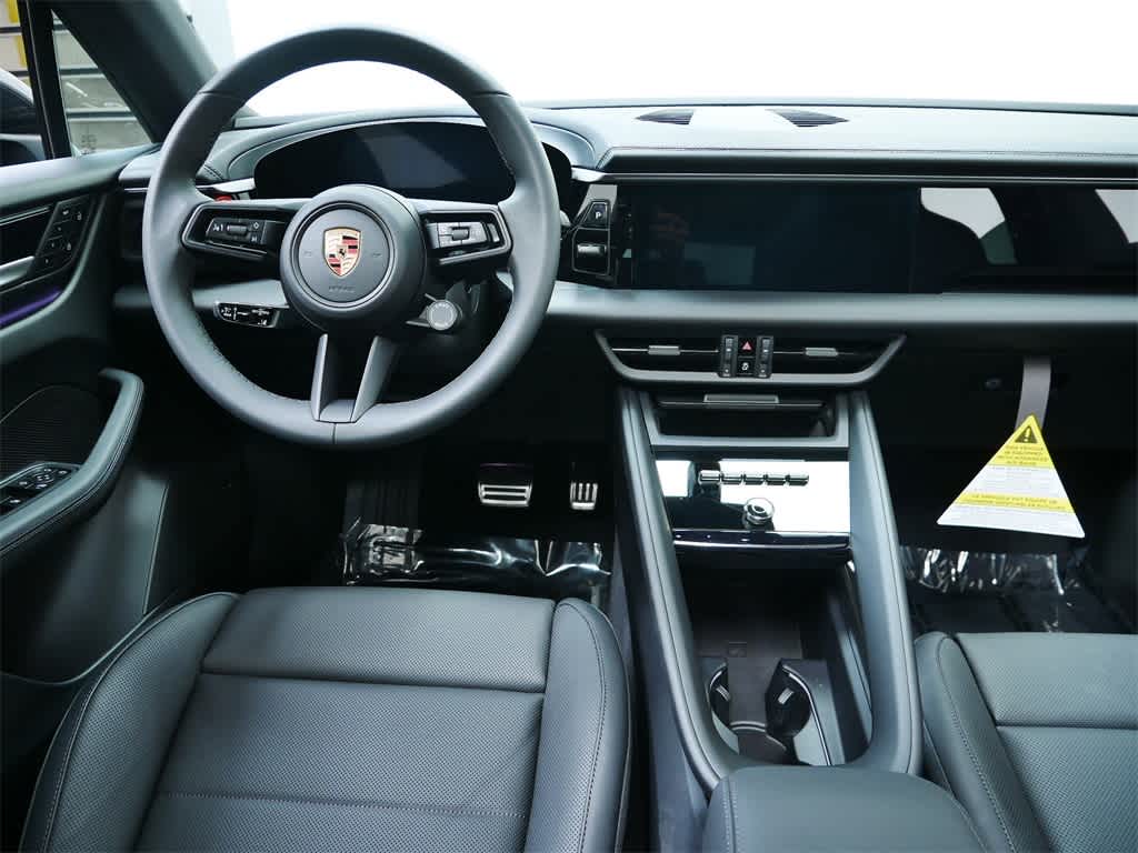 Thumbnail: 2025 Porsche Macan - 16