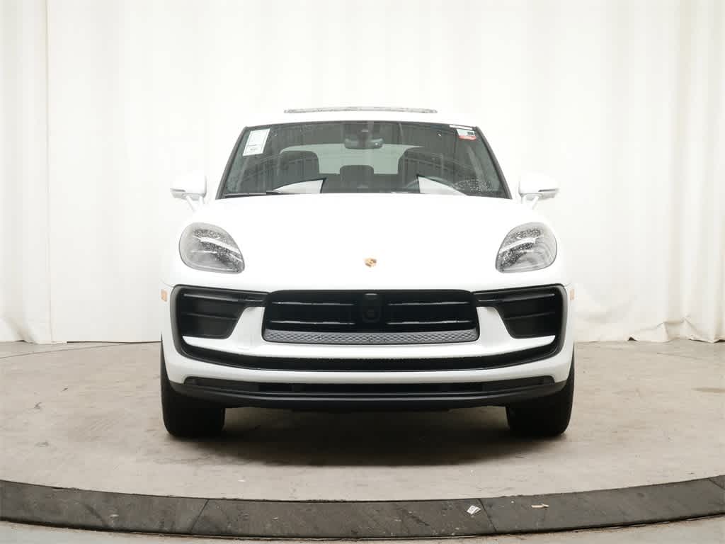 Thumbnail: 2025 Porsche Macan - 12