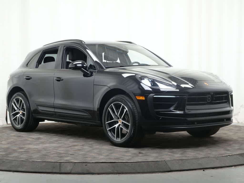 Thumbnail: 2026 Porsche Macan - 9