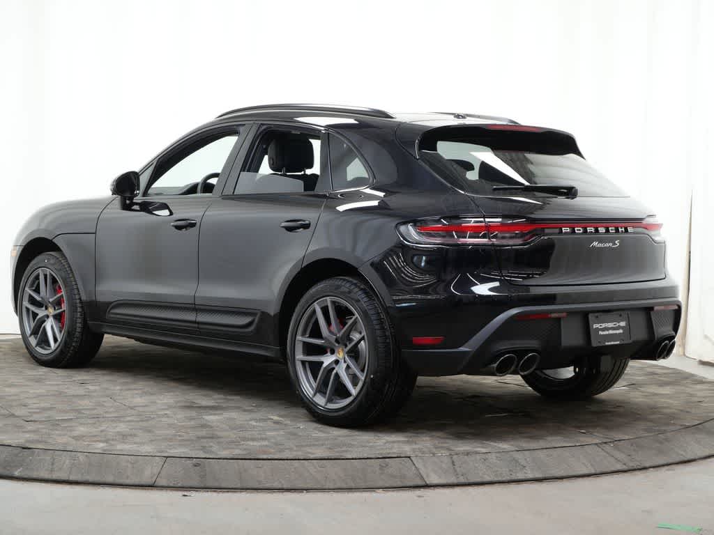 Thumbnail: 2026 Porsche Macan - 3