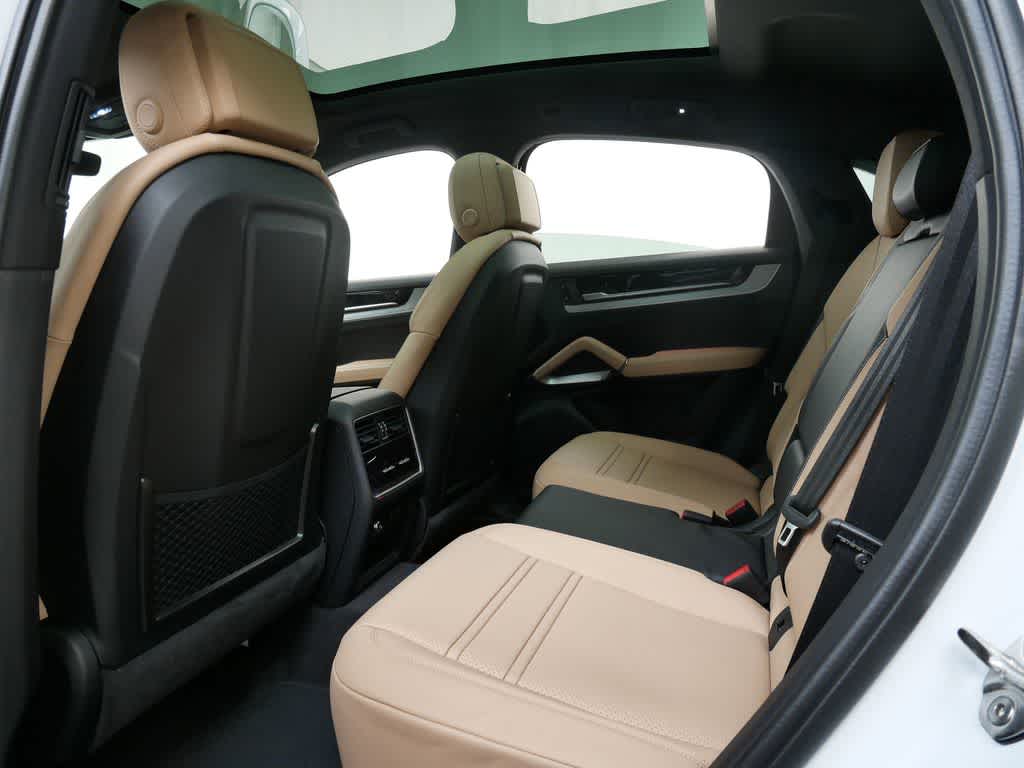 Thumbnail: 2026 Porsche Cayenne - 14