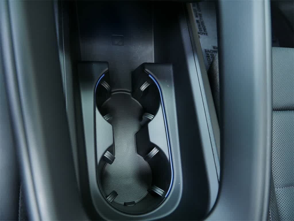 Thumbnail: 2025 Porsche Macan - 26
