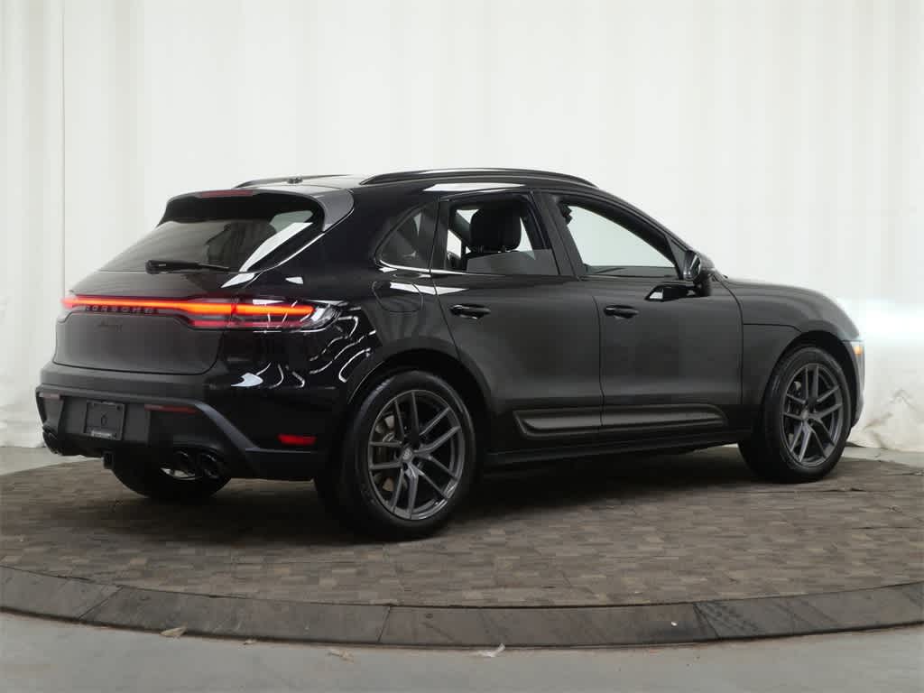 Thumbnail: 2025 Porsche Macan - 7