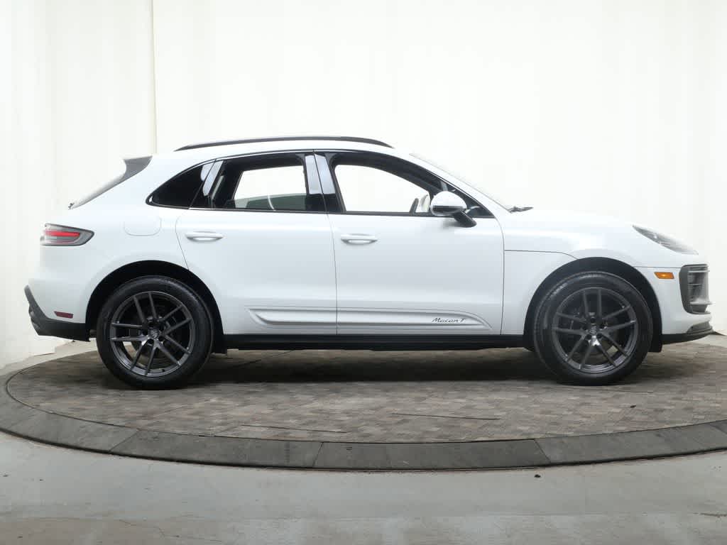 Thumbnail: 2026 Porsche Macan - 8